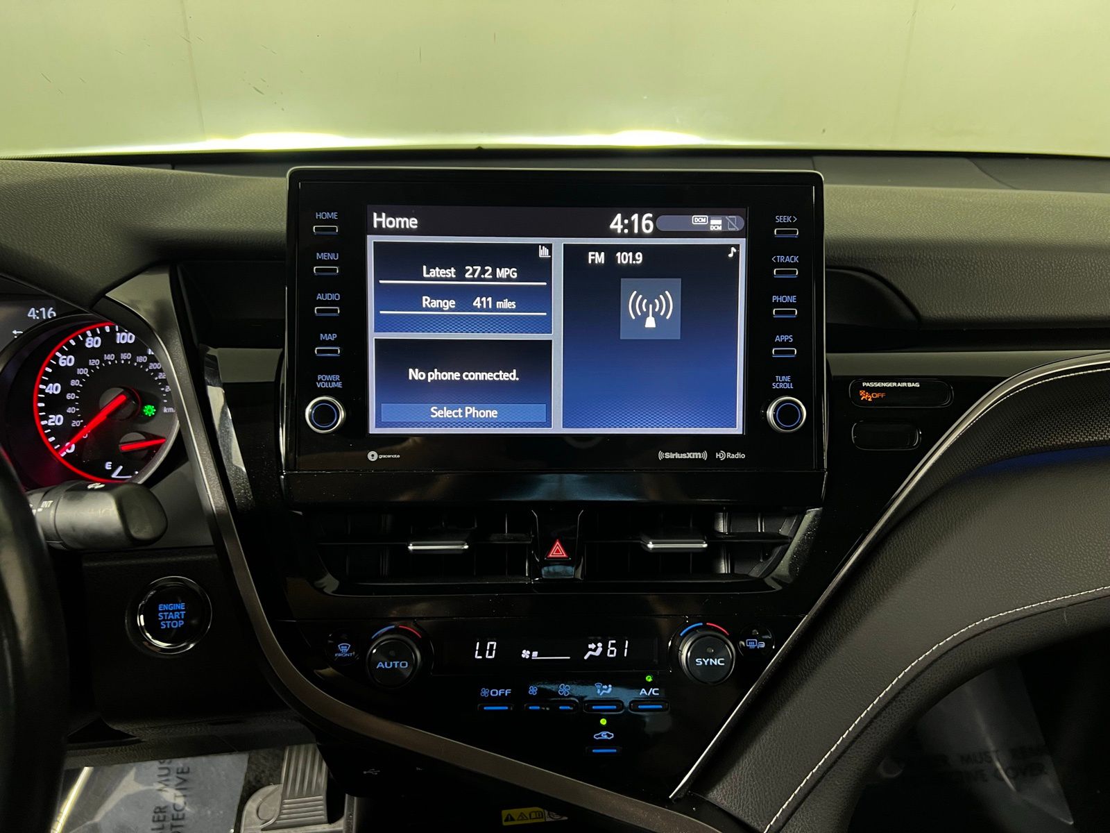 Thumbnail: 2023 Toyota Camry - 18