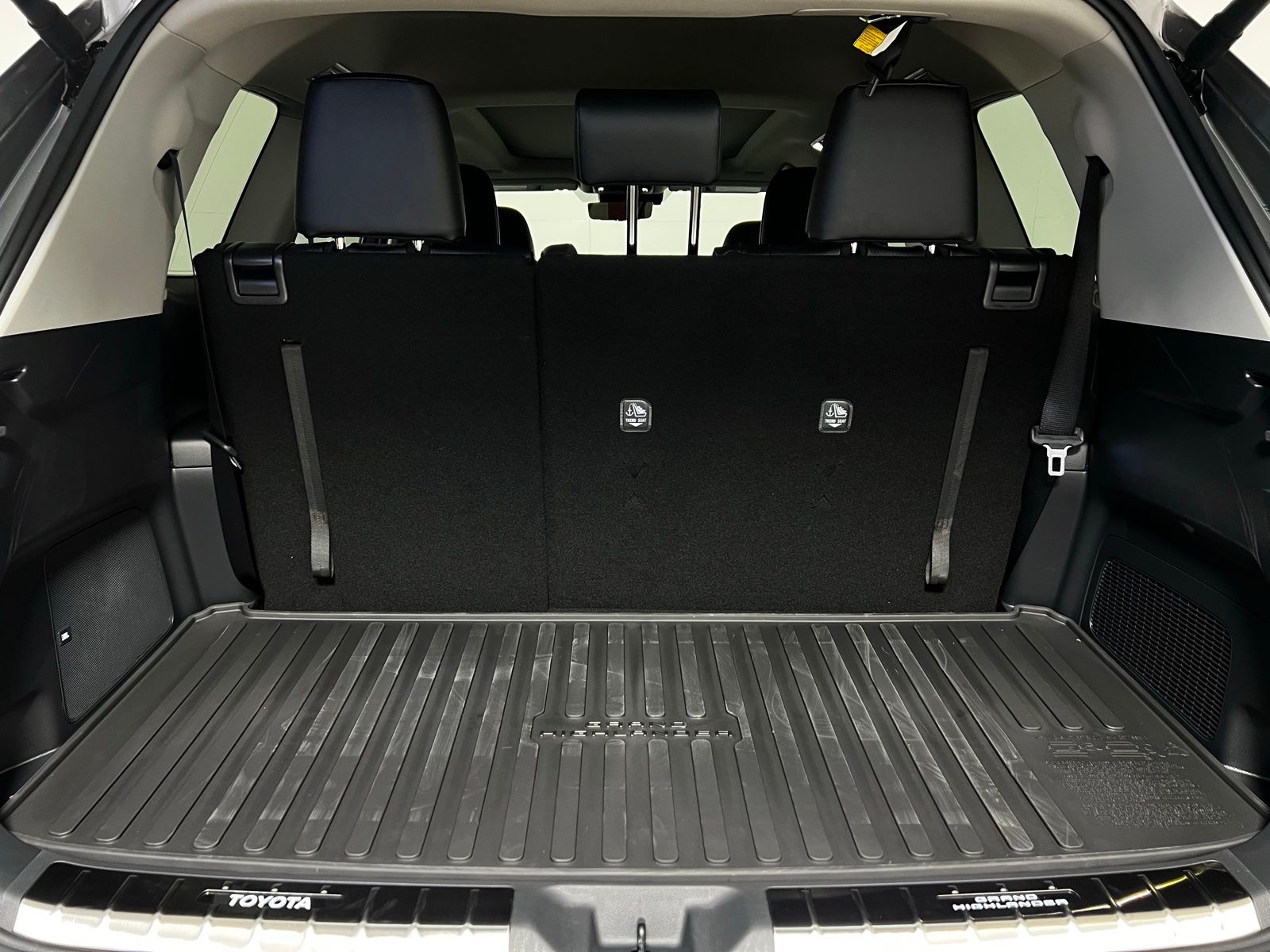 Thumbnail: 2026 Toyota Grand Highlander - 27