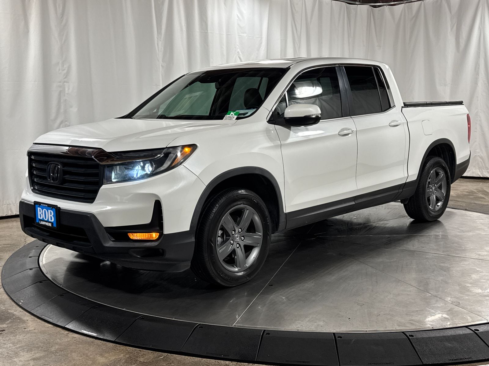 Platinum White Pearl 2022 Honda Ridgeline Pickup Truck All-Wheel Drive 9-Speed Automatic