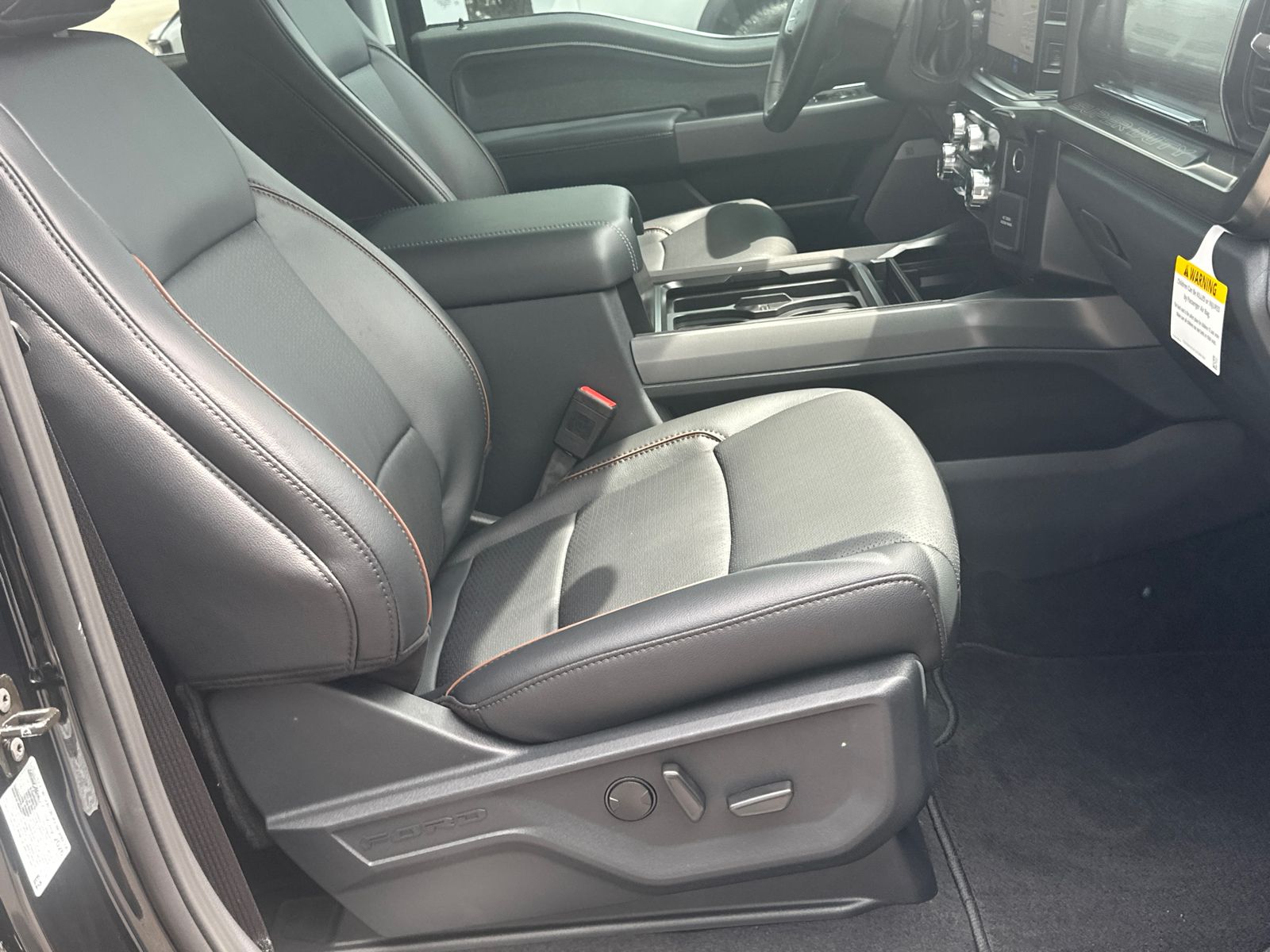 New 2026 Agate Black Metallic Ford F-250® Lariat® image 14