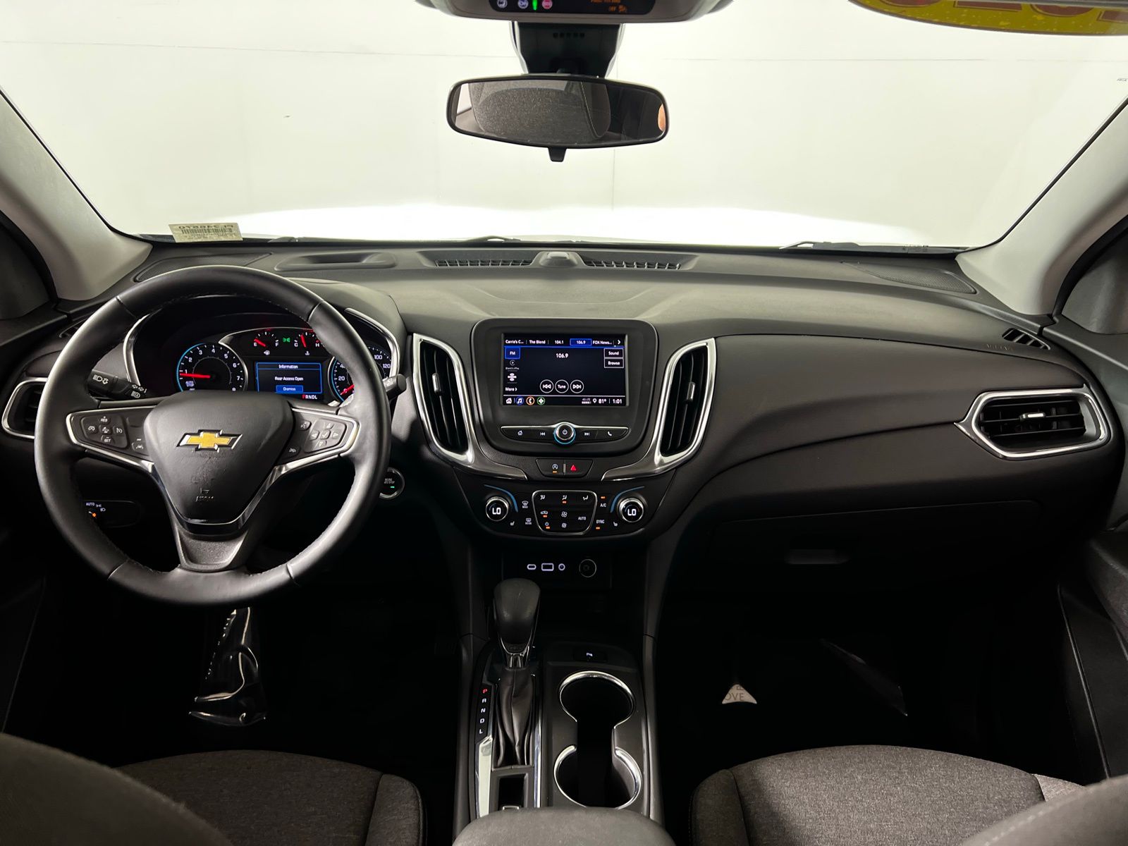 Thumbnail: 2023 Chevrolet Equinox - 24