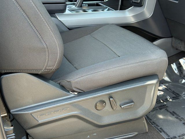 Used 2026 Agate Black Metallic Ford XLT image 32
