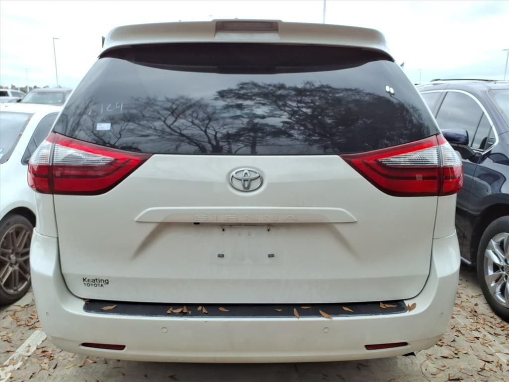2020 Toyota Sienna XLE White at Community Toyota