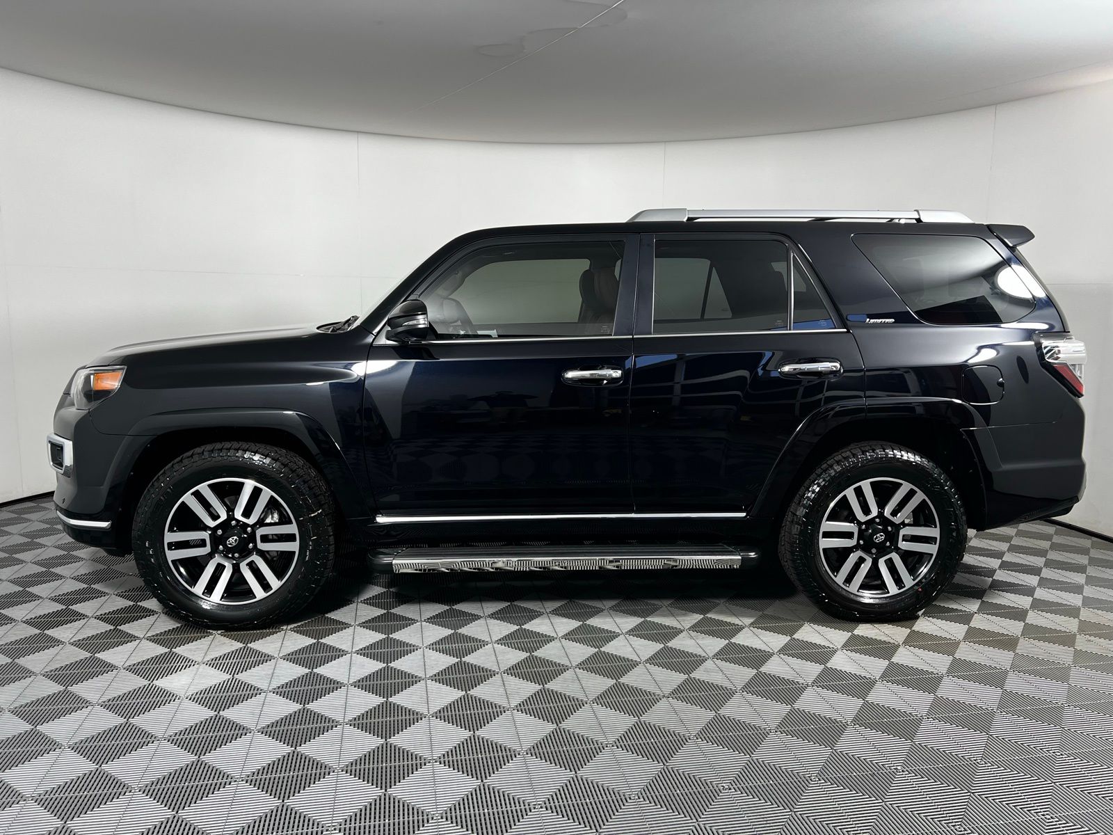 2023 Toyota 4Runner Limited 8