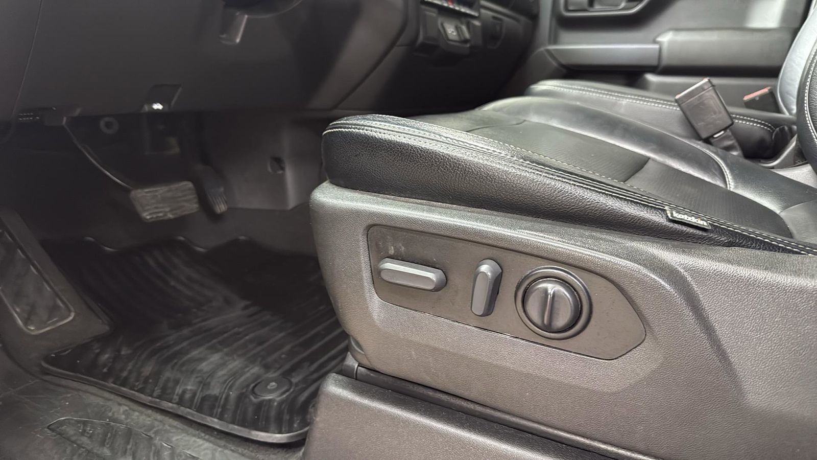 Used Car 2022 Chevrolet Silverado 1500 Ltd  Custom For Sale Under $30,000 In Austin, Texas