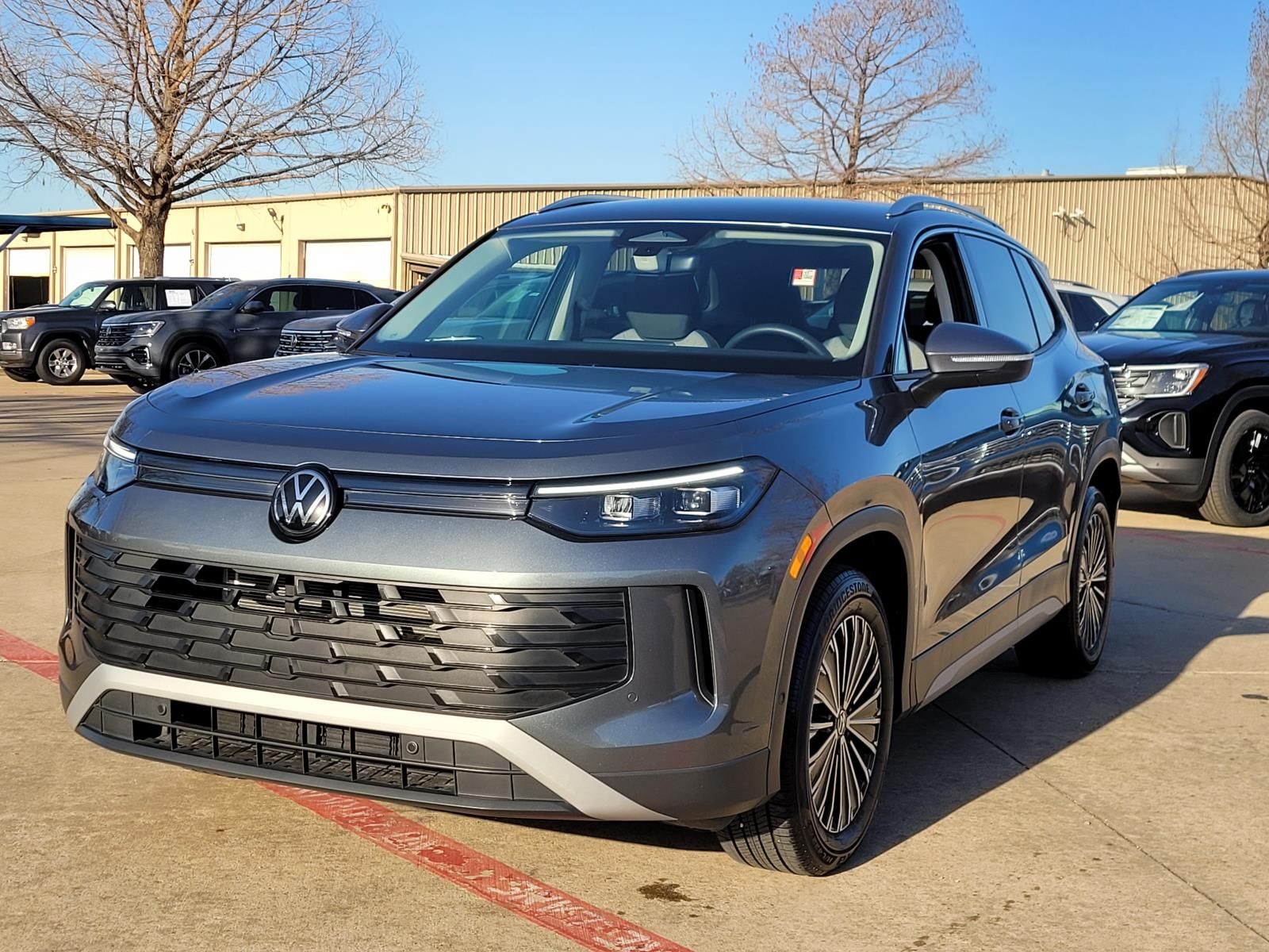 used 2025 Volkswagen Tiguan car, priced at $25,900