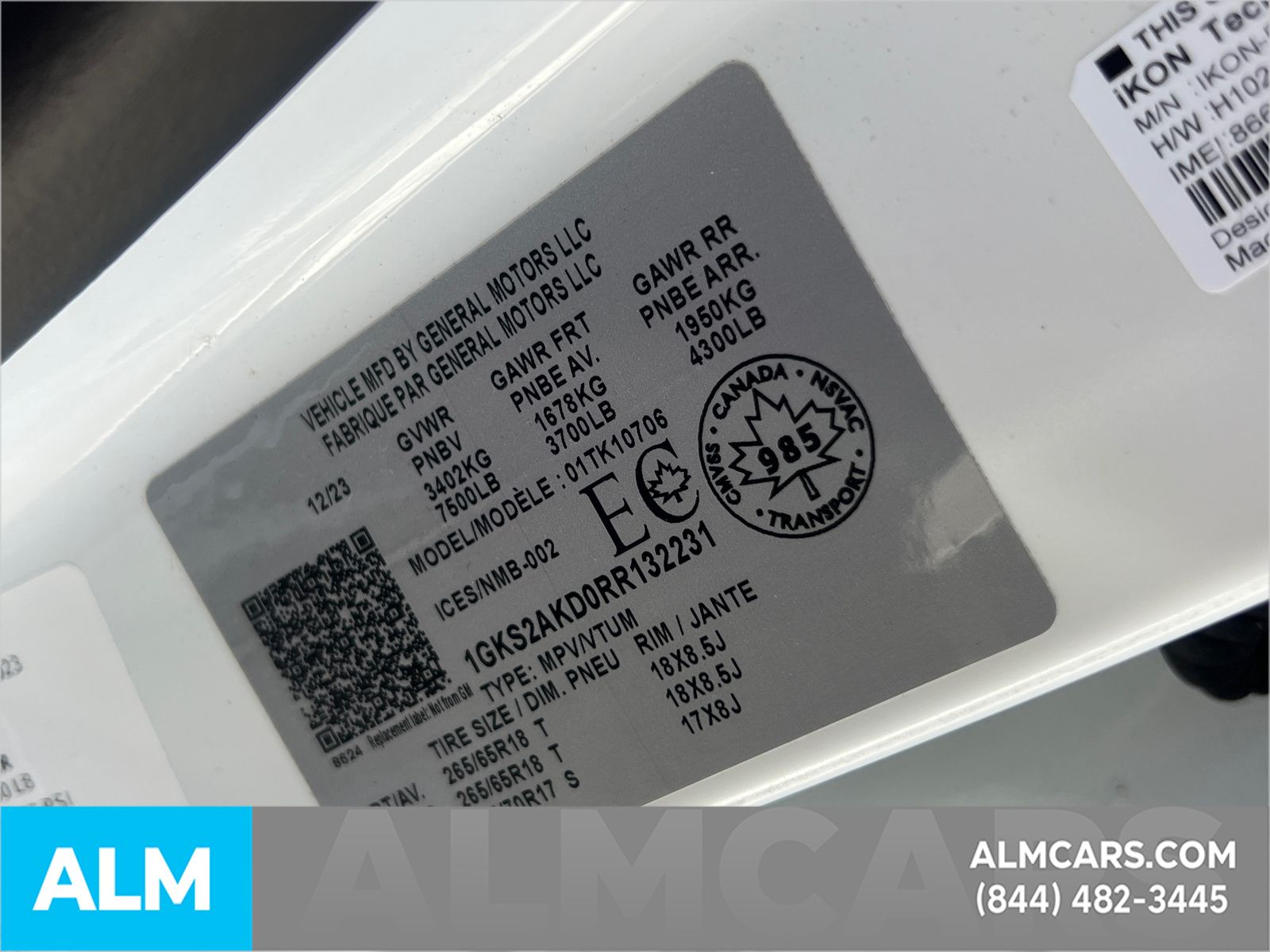 Used 2024 White GMC SLE image 40
