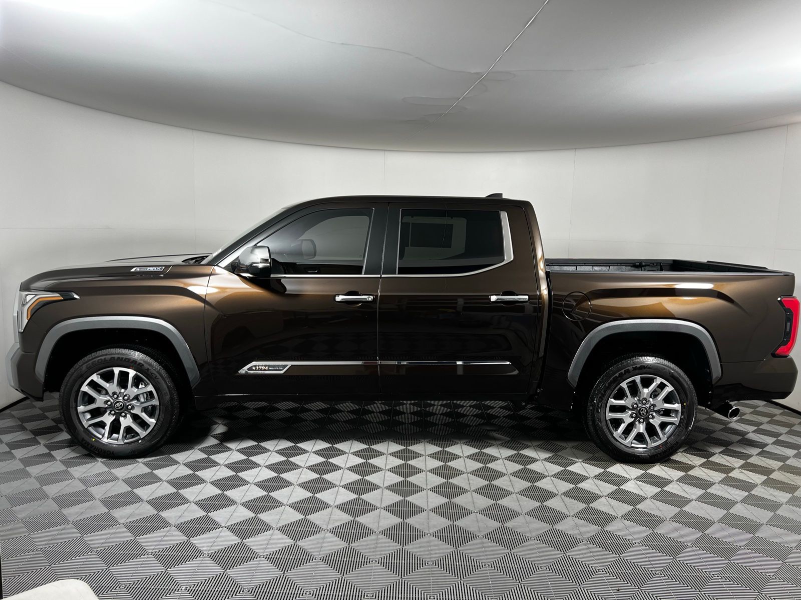 2025 Toyota Tundra 1794 Edition 8