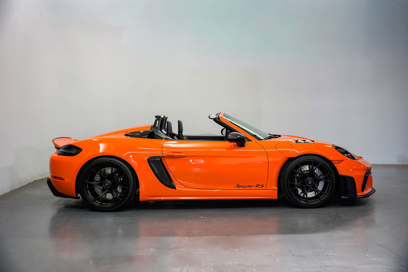 2024 Porsche 718 Spyder RS — photo 1