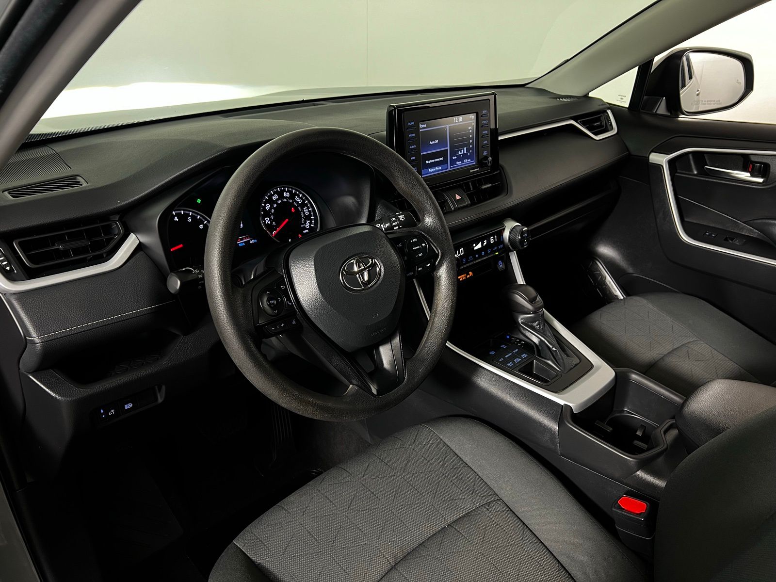 2021 Toyota RAV4 XLE 12