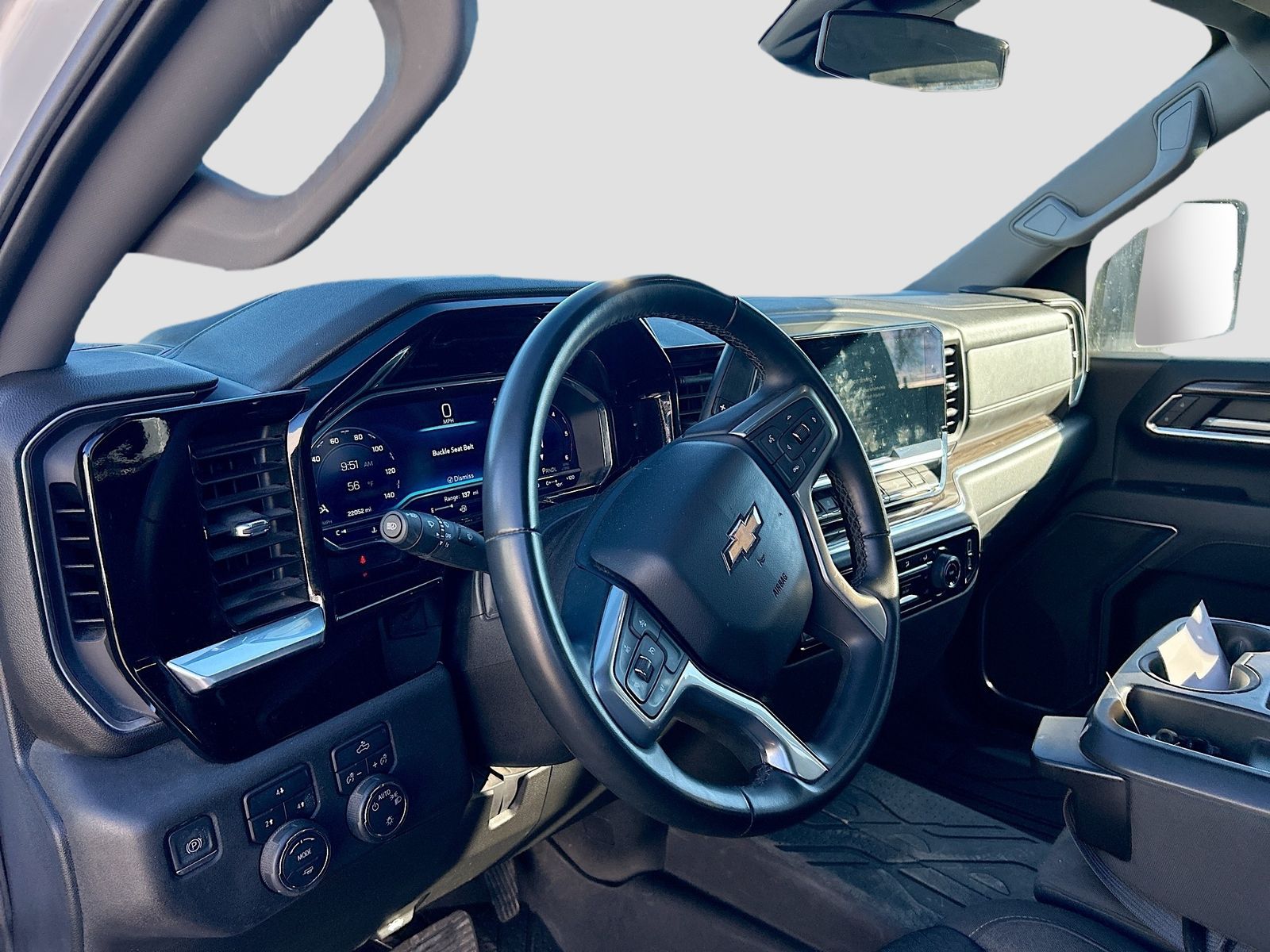 Used 2024 White Chevrolet LT image 9