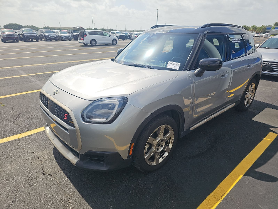 2025 MINI Cooper S ALL4's photo