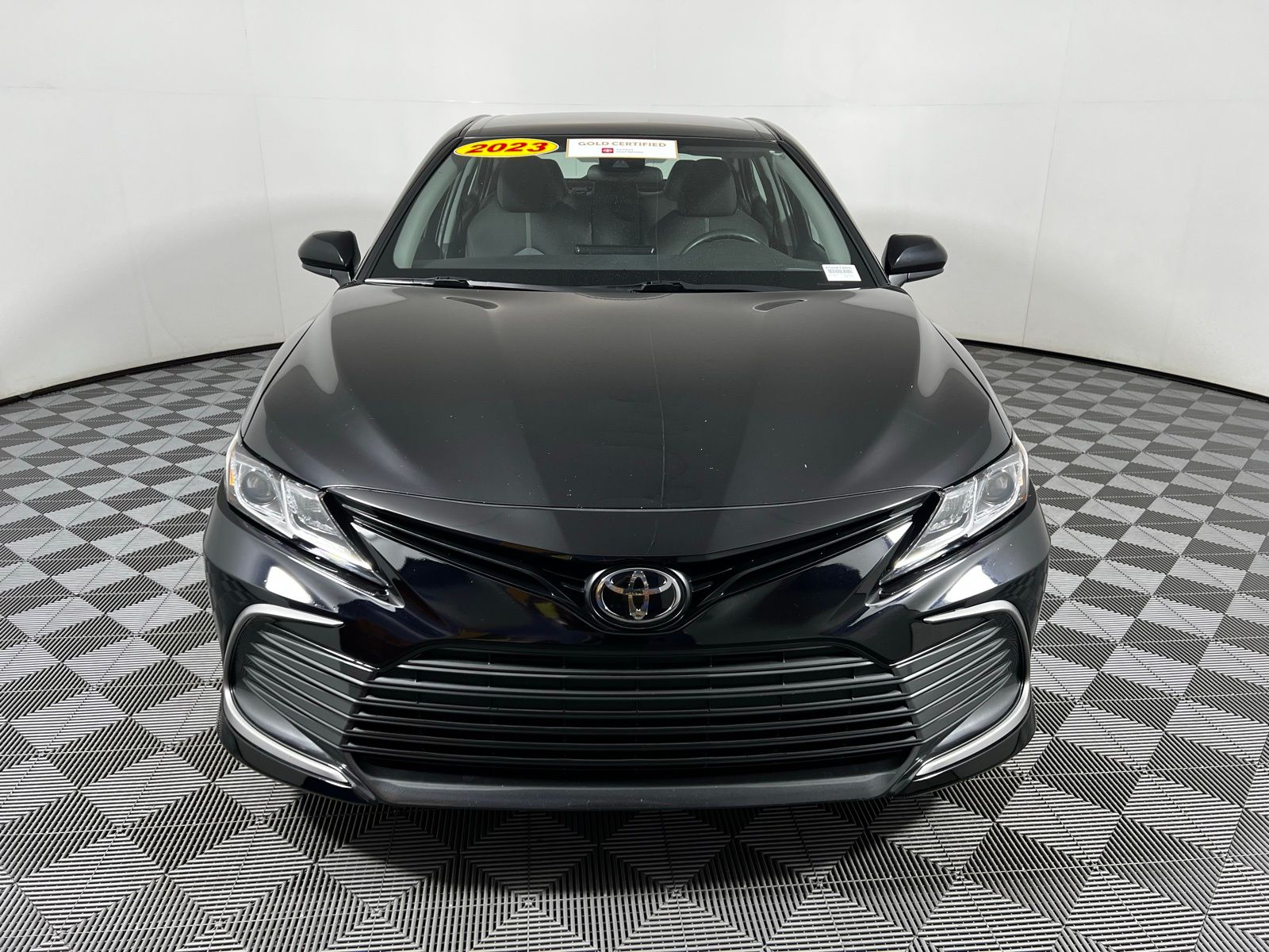 2023 Toyota Camry LE 2