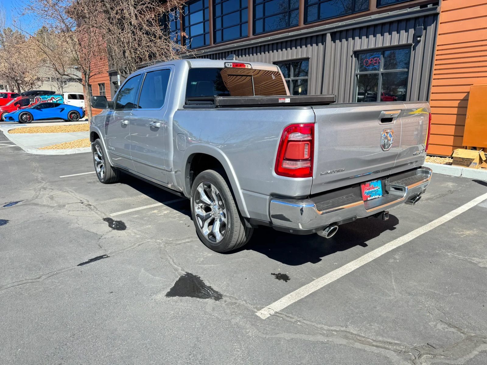 View vehicle photo 3