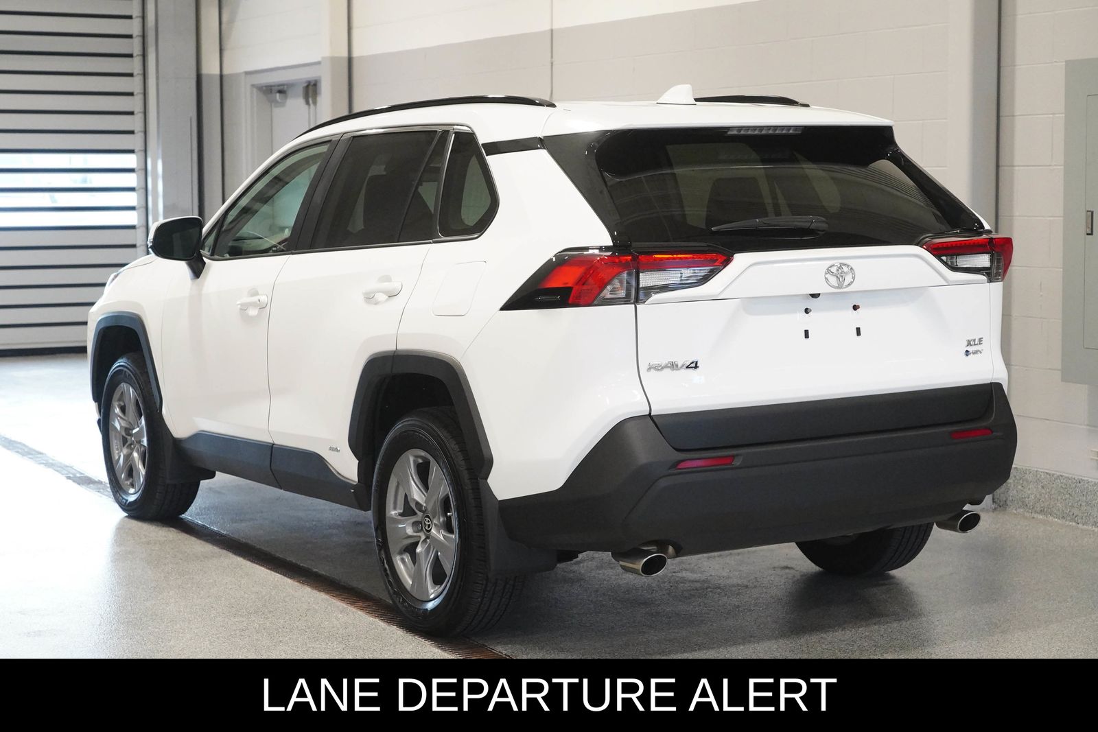 View vehicle photo 4