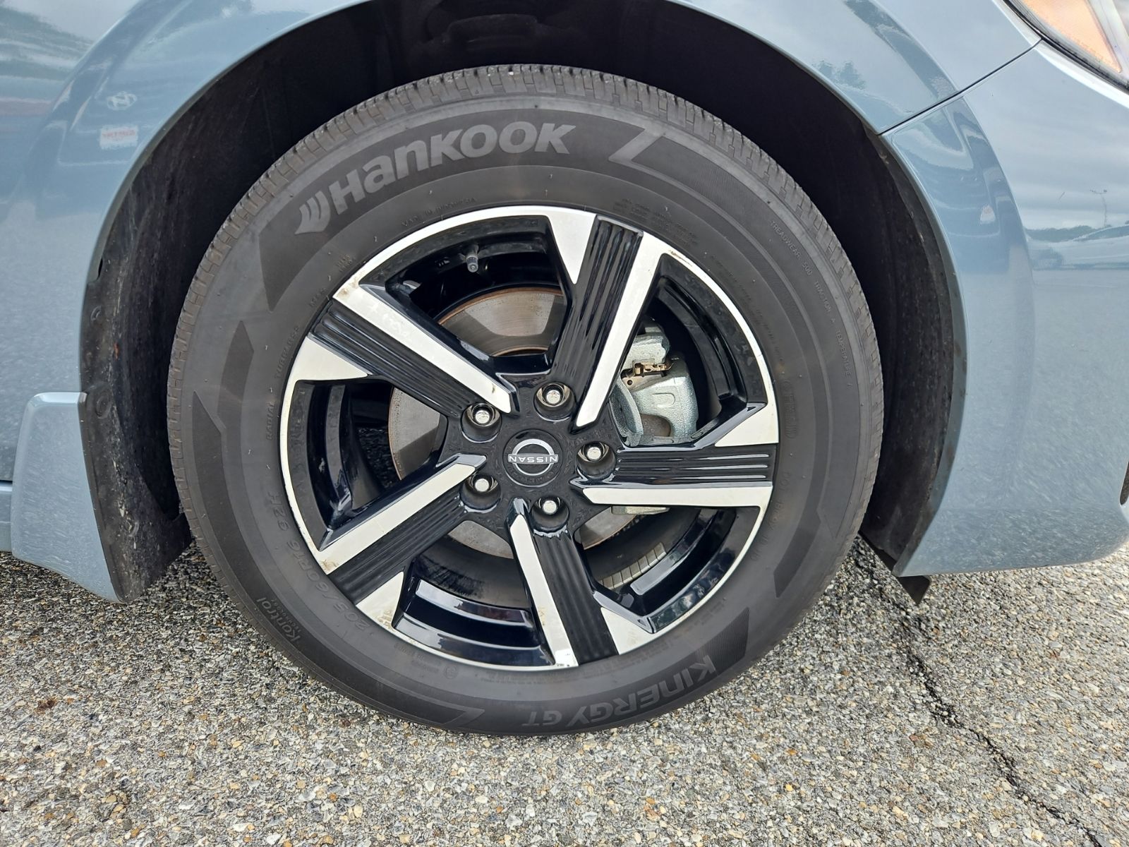 Used 2025 Gray Nissan SV image 31