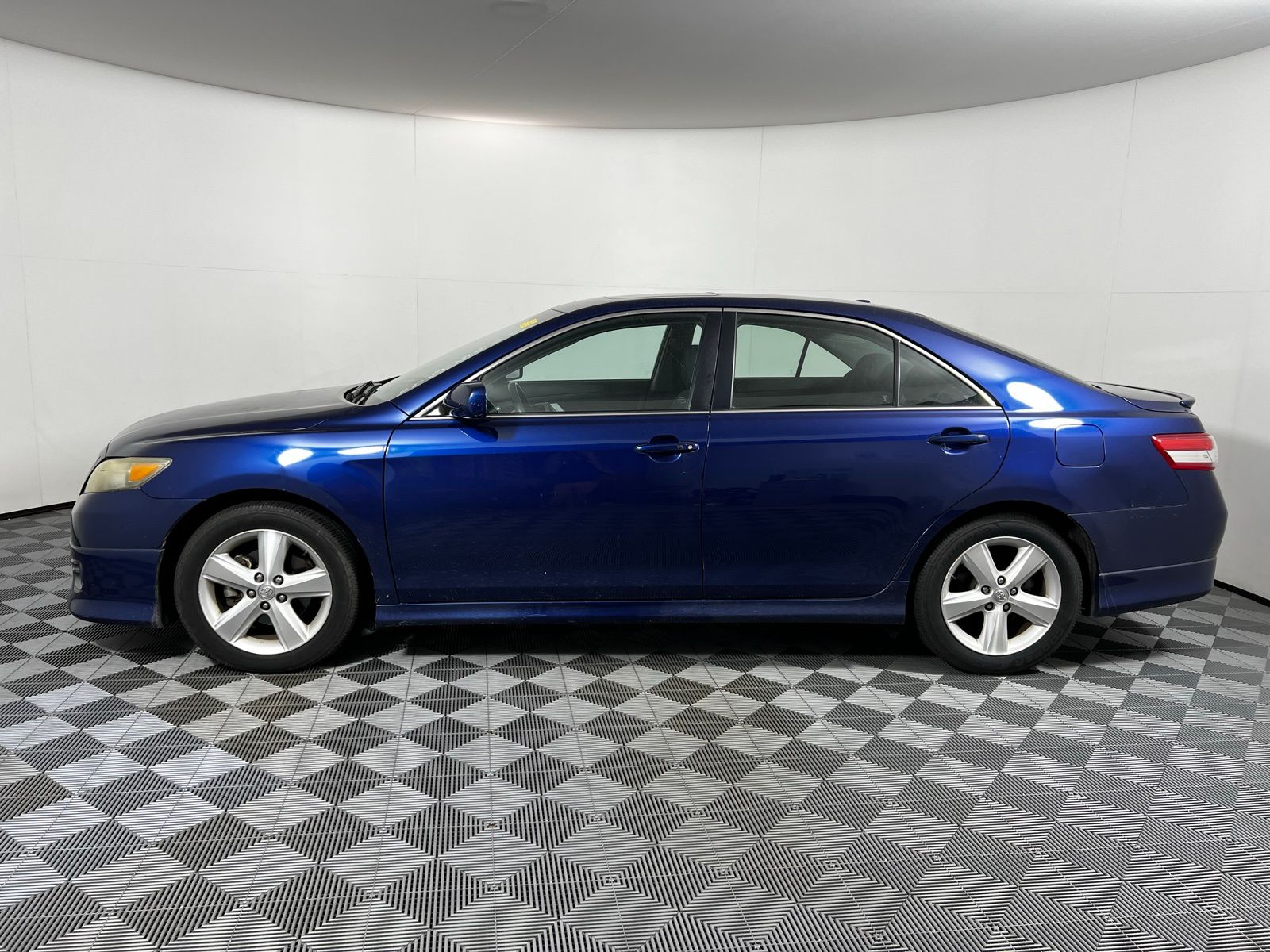 Thumbnail: 2010 Toyota Camry - 8