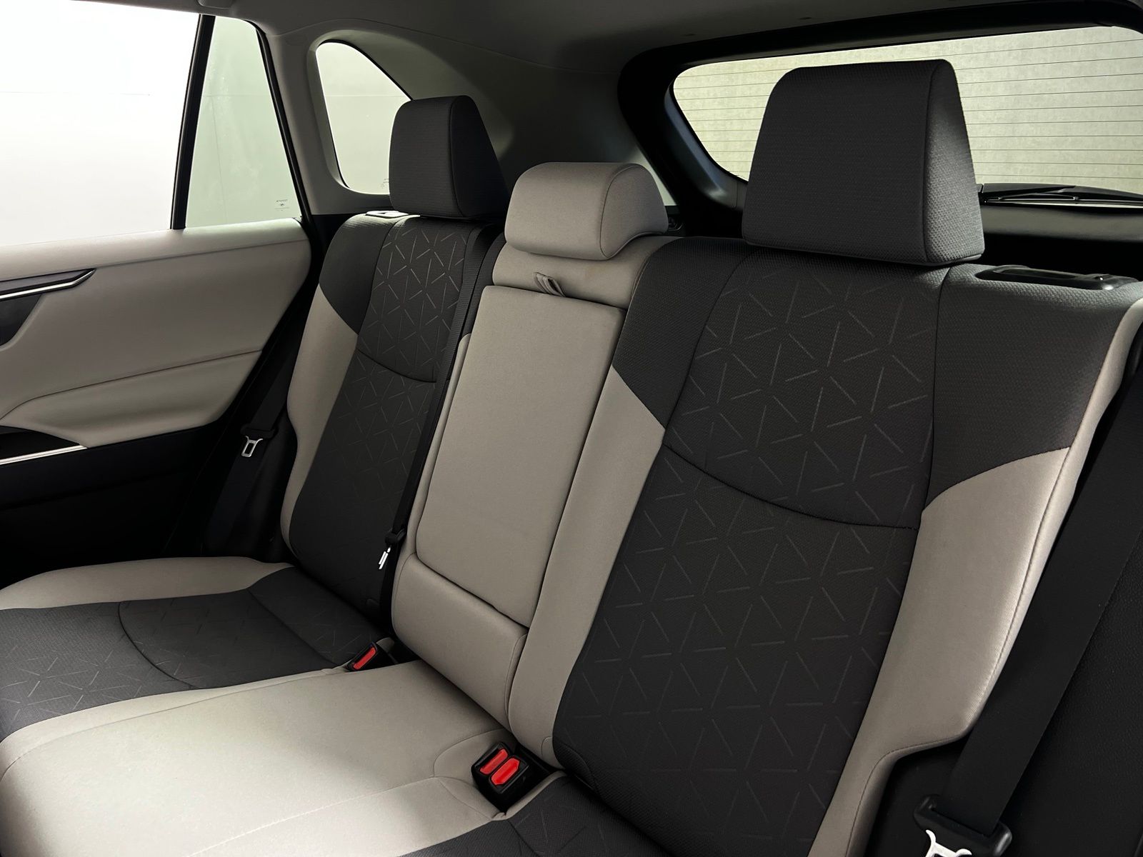 Thumbnail: 2025 Toyota RAV4 - 21
