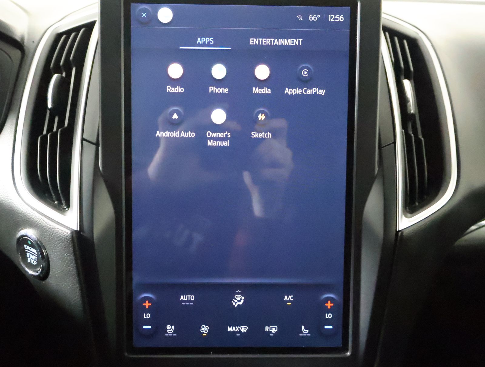 2022 Ford Edge Titanium photo