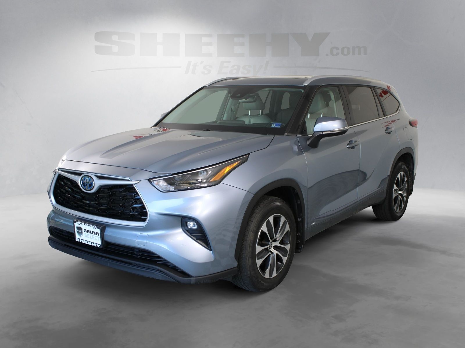 Used 2023  Toyota XLE image 16