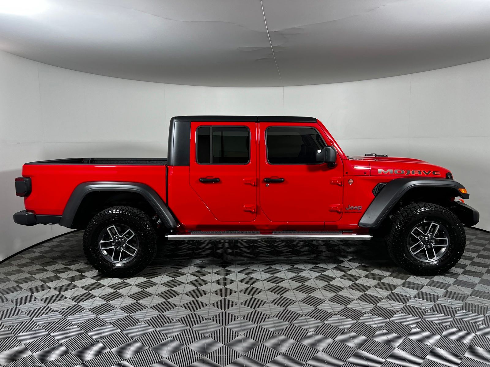 Thumbnail: 2025 Jeep Gladiator - 4