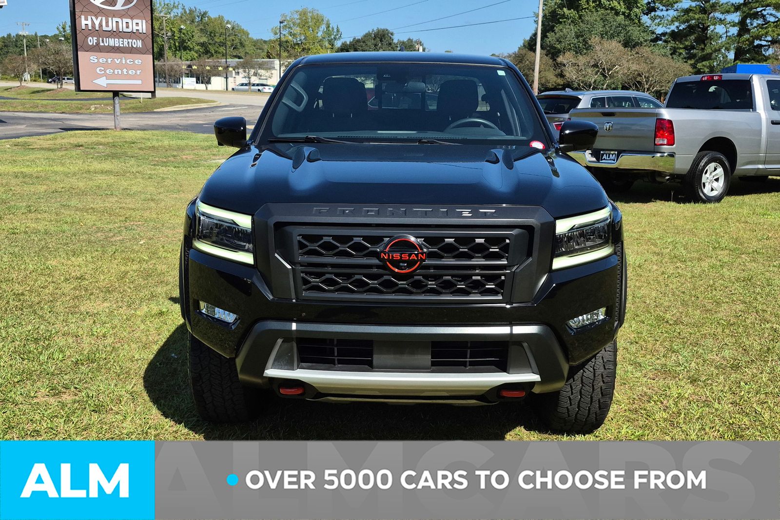 2023 Nissan Frontier PRO-4X Crew Cab photo 2