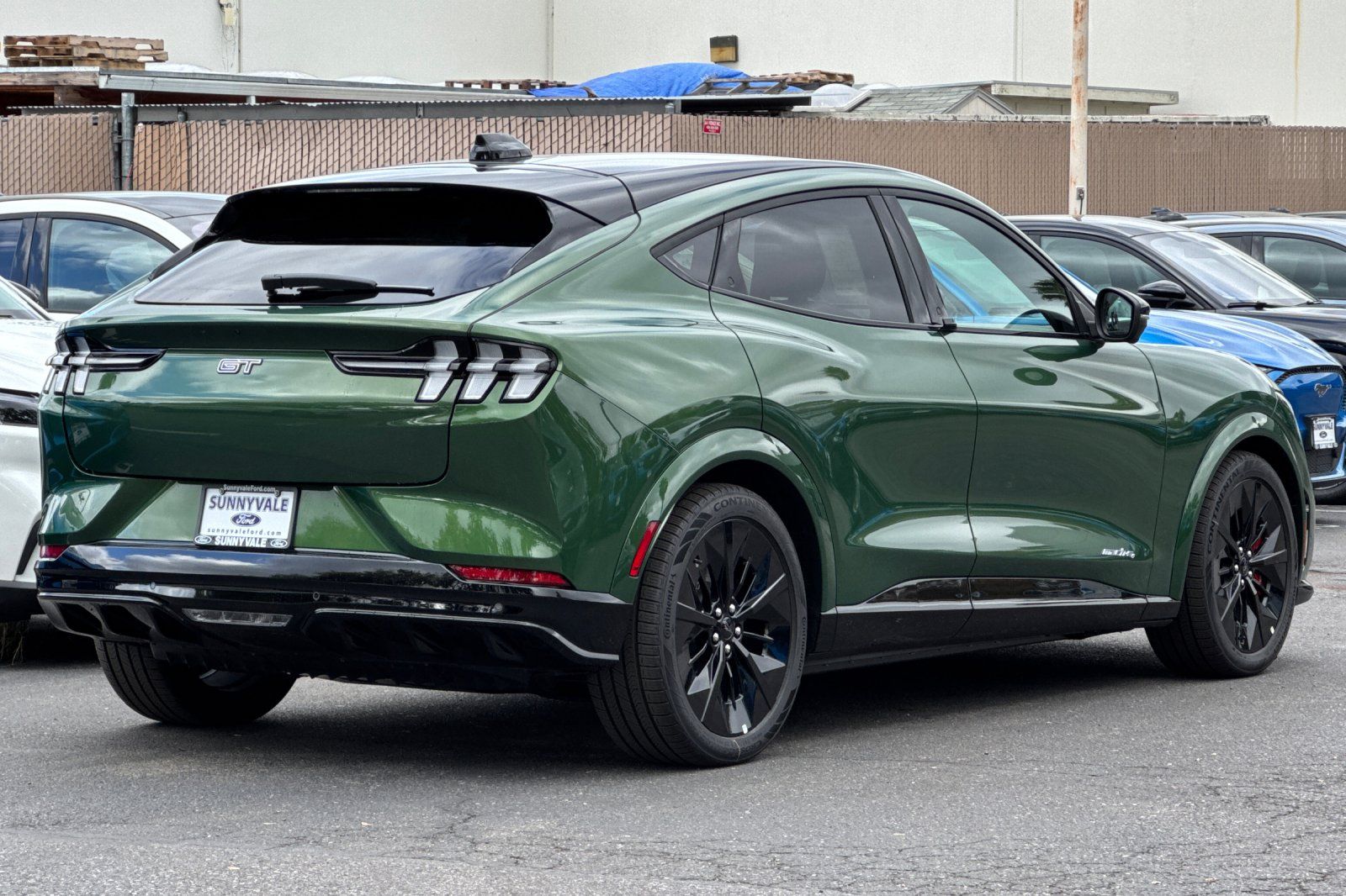View vehicle photo 5