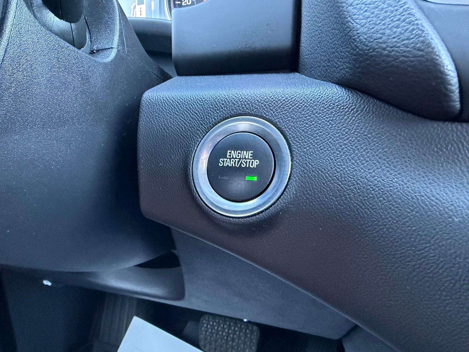 2022 GMC Terrain image 24