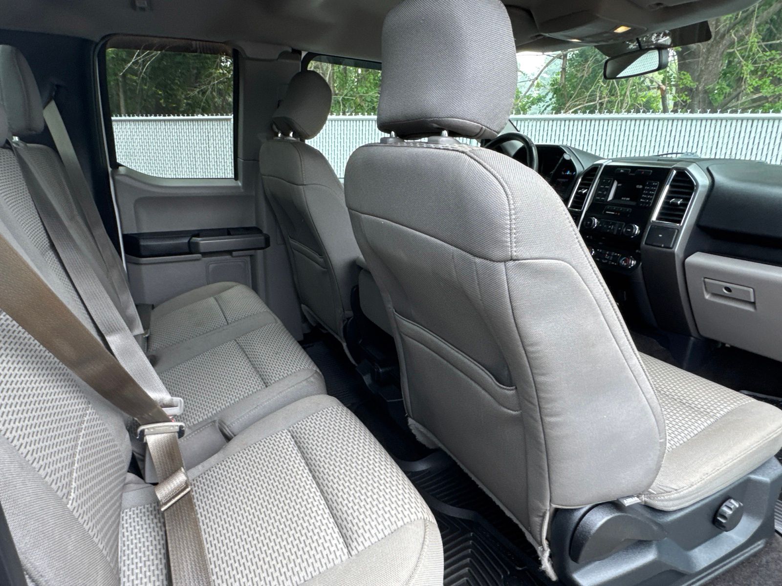Used 2015 Oxford White Ford XLT image 36
