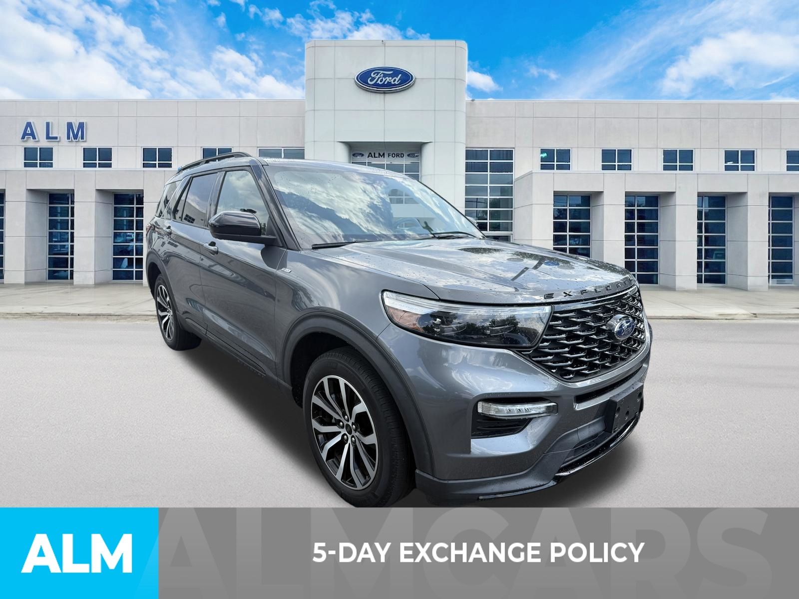 Used 2022 Gray Ford ST-Line image 3