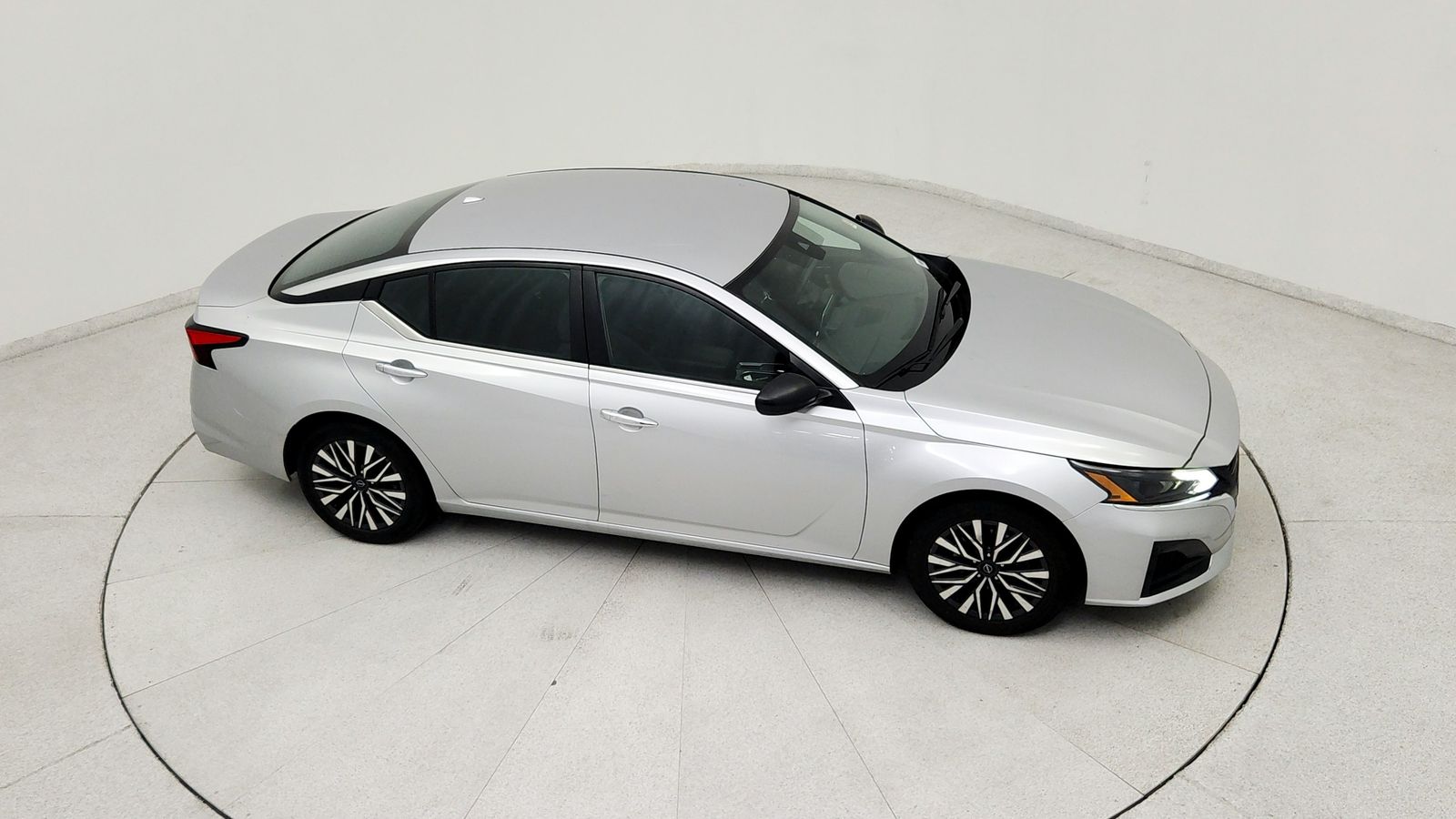 Used 2024 Silver Nissan 2.5 SV image 20