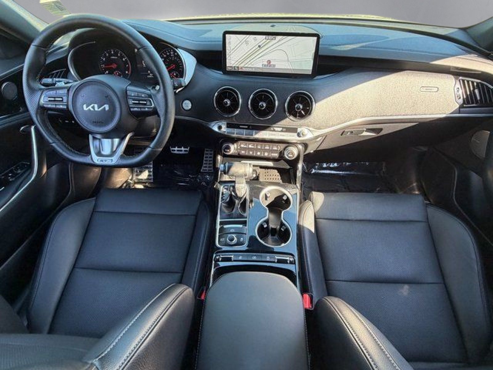 Used 2023 Ceramic White Kia GT-Line image 3