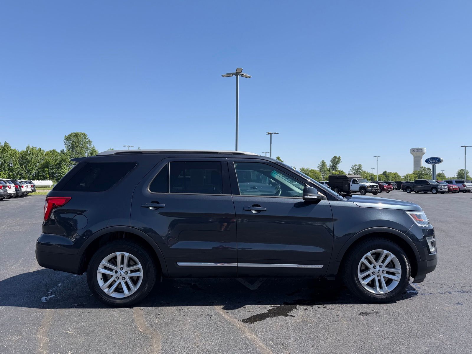 2017 Ford Explorer image 5