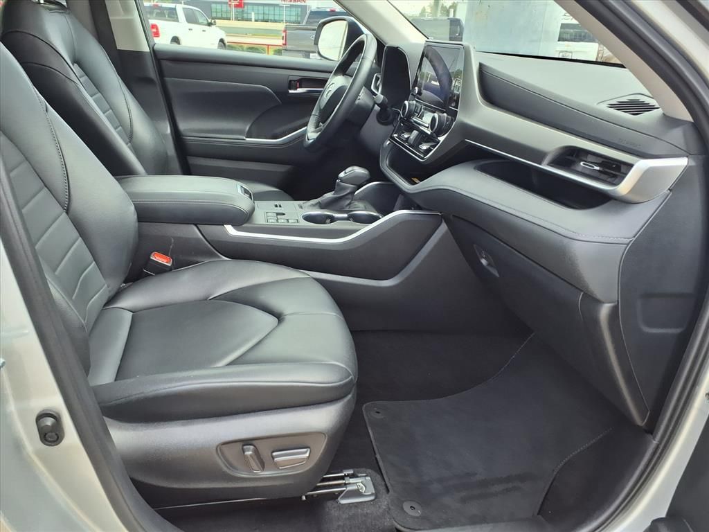 2024 Toyota Highlander XLE  at Don McGill Toyota