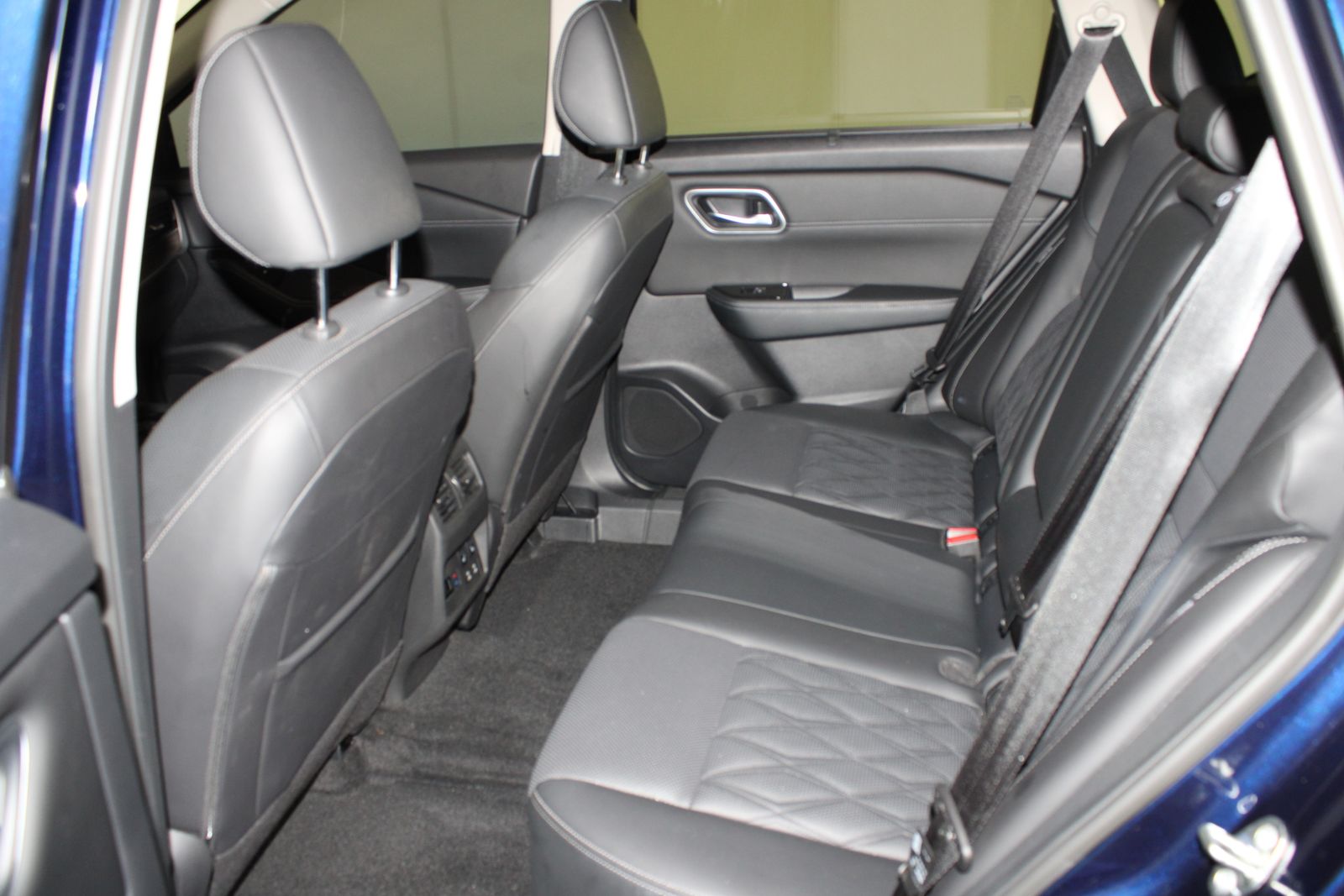 Used 2026 Blue Nissan Platinum image 6