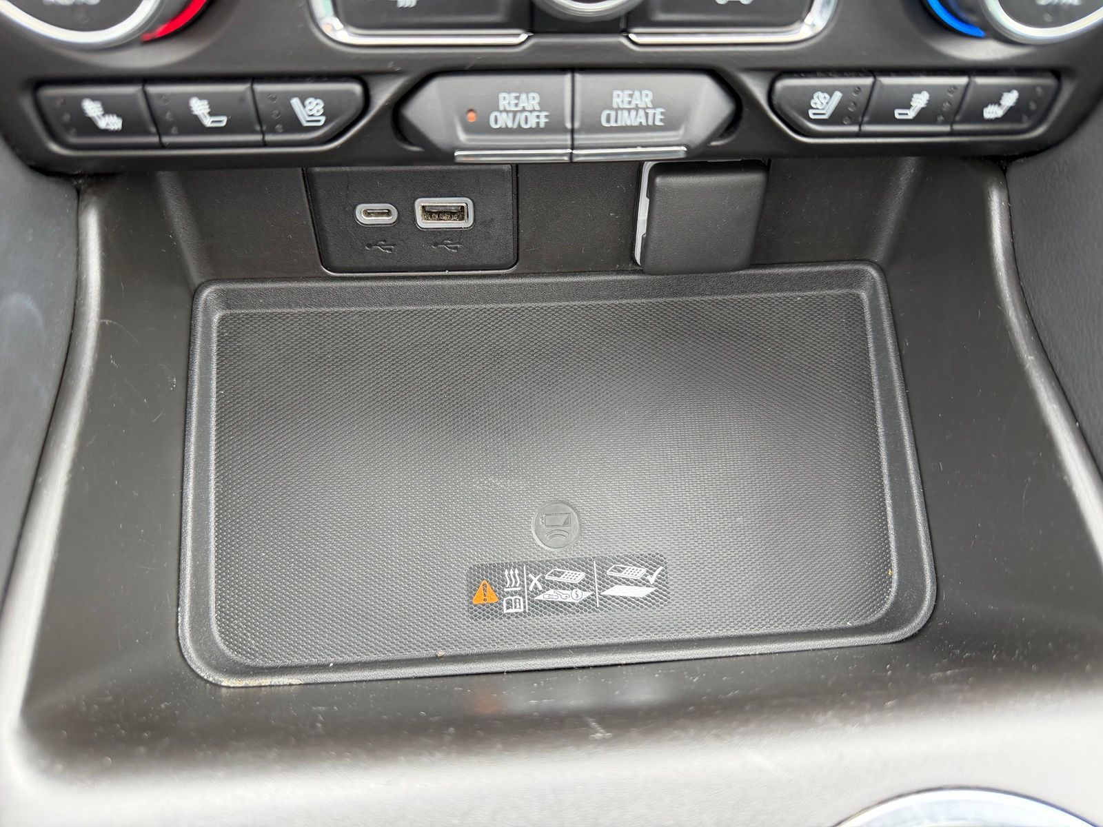 2021 Chevrolet Suburban image 24
