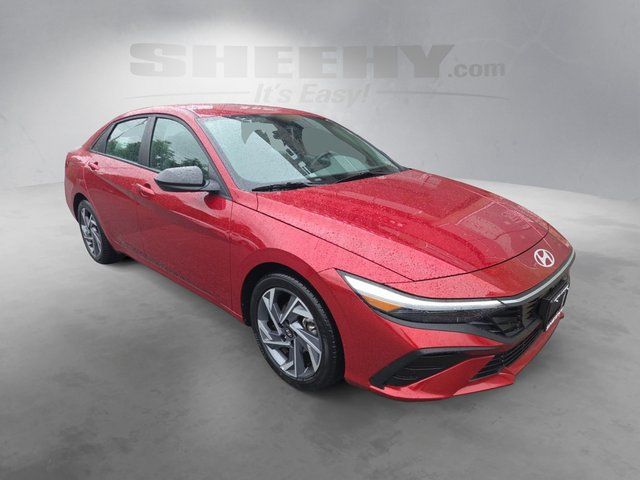 Used 2025 Red Hyundai SEL Sport image 2