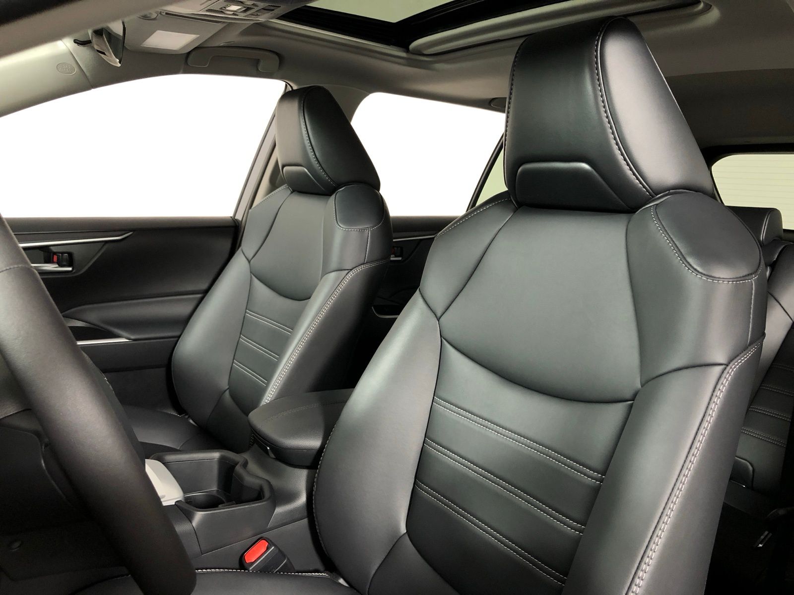 Thumbnail: 2025 Toyota RAV4 - 10