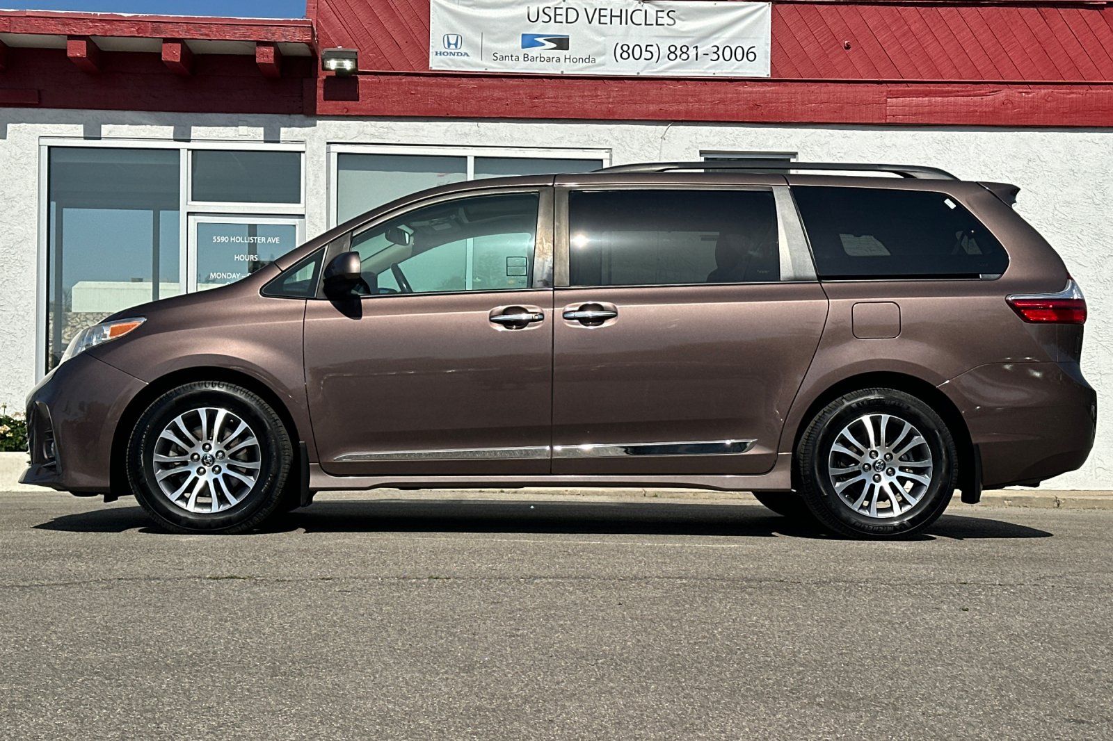 View vehicle photo 7