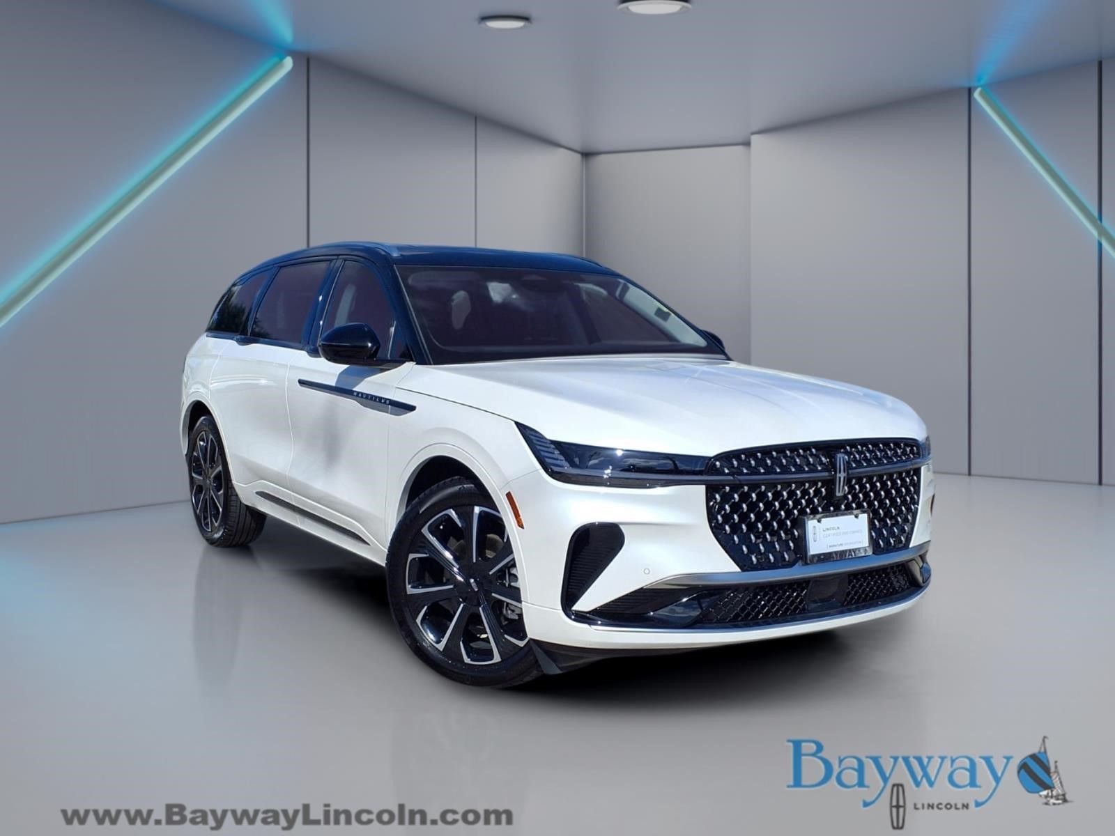 White Platinum Clearcoat Metallic 2025 Lincoln Nautilus SUV / Crossover All-Wheel Drive 8-Speed Automatic