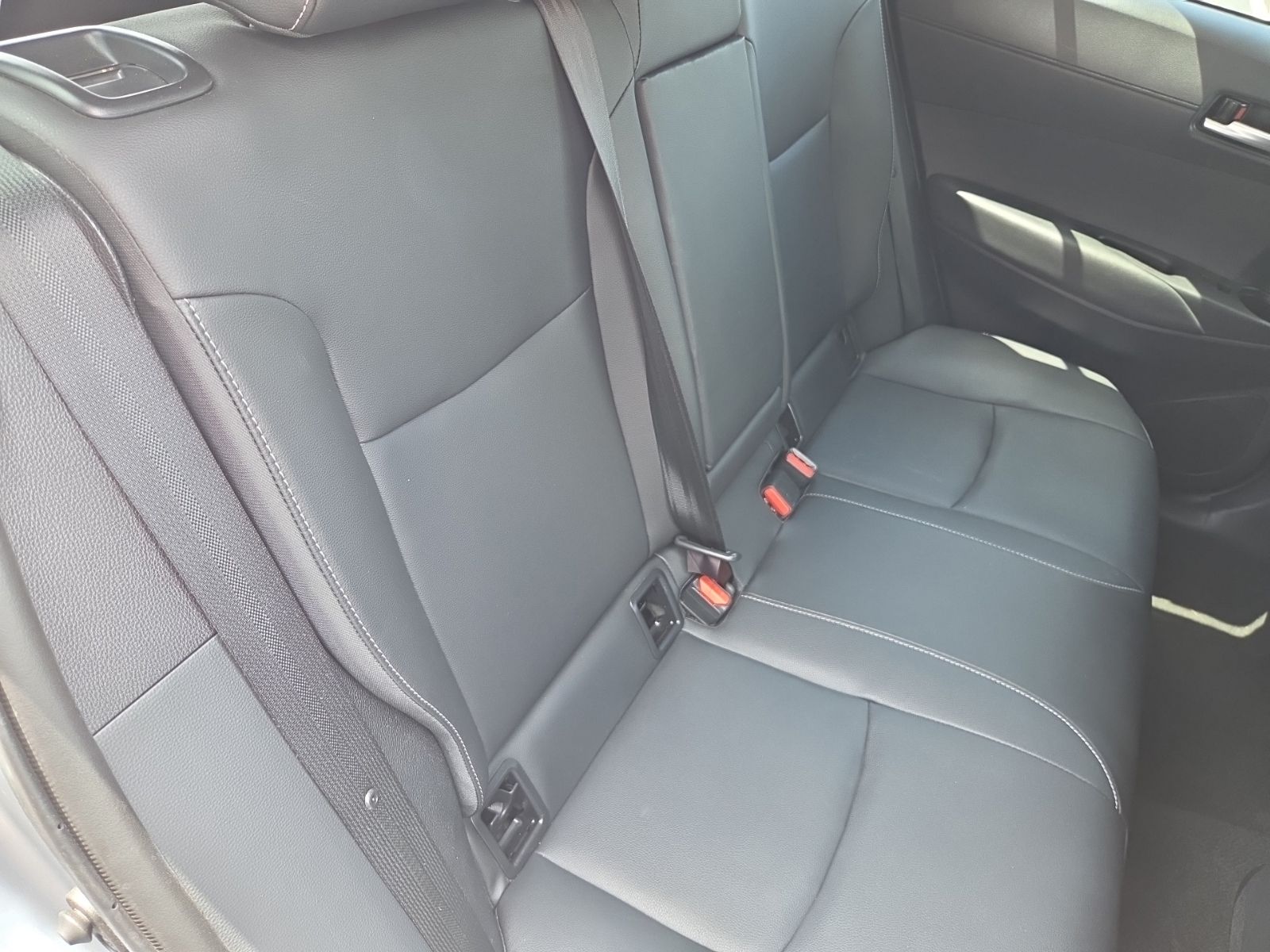 2025 Toyota Corolla Cross XLE - Photo 16