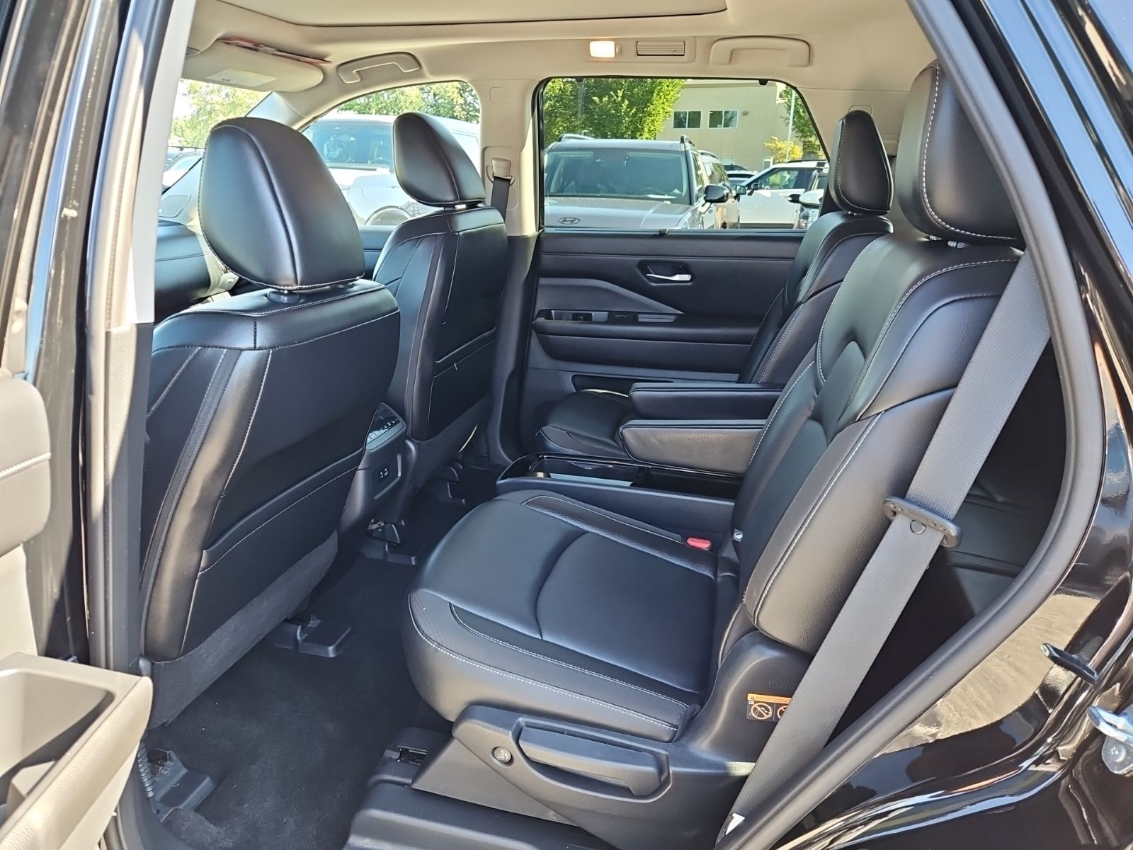 Used 2023 Black Nissan SL image 7