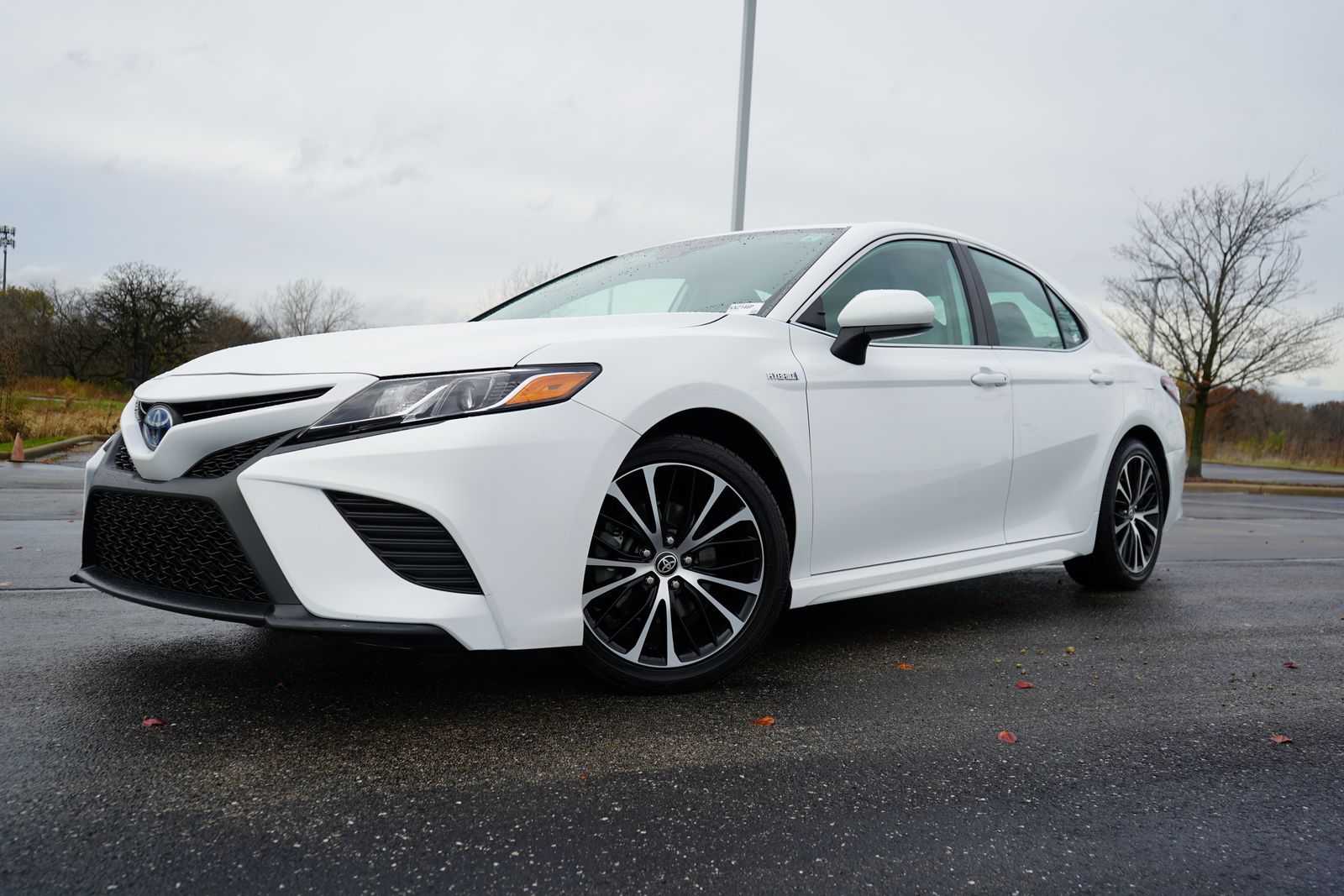 2020 Toyota Camry Hybrid SE 30