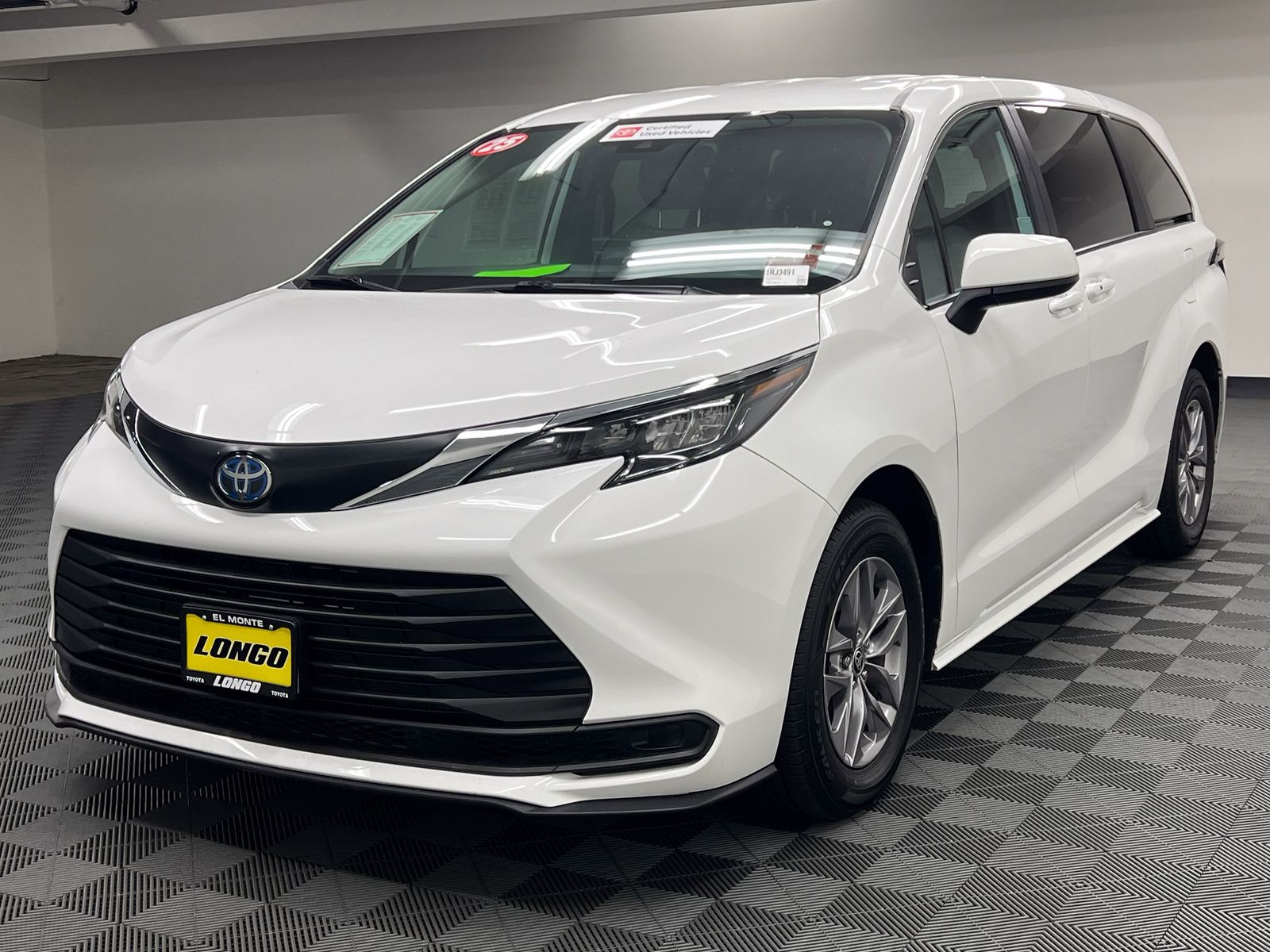 used 2025 Toyota Sienna car, priced at $40,388