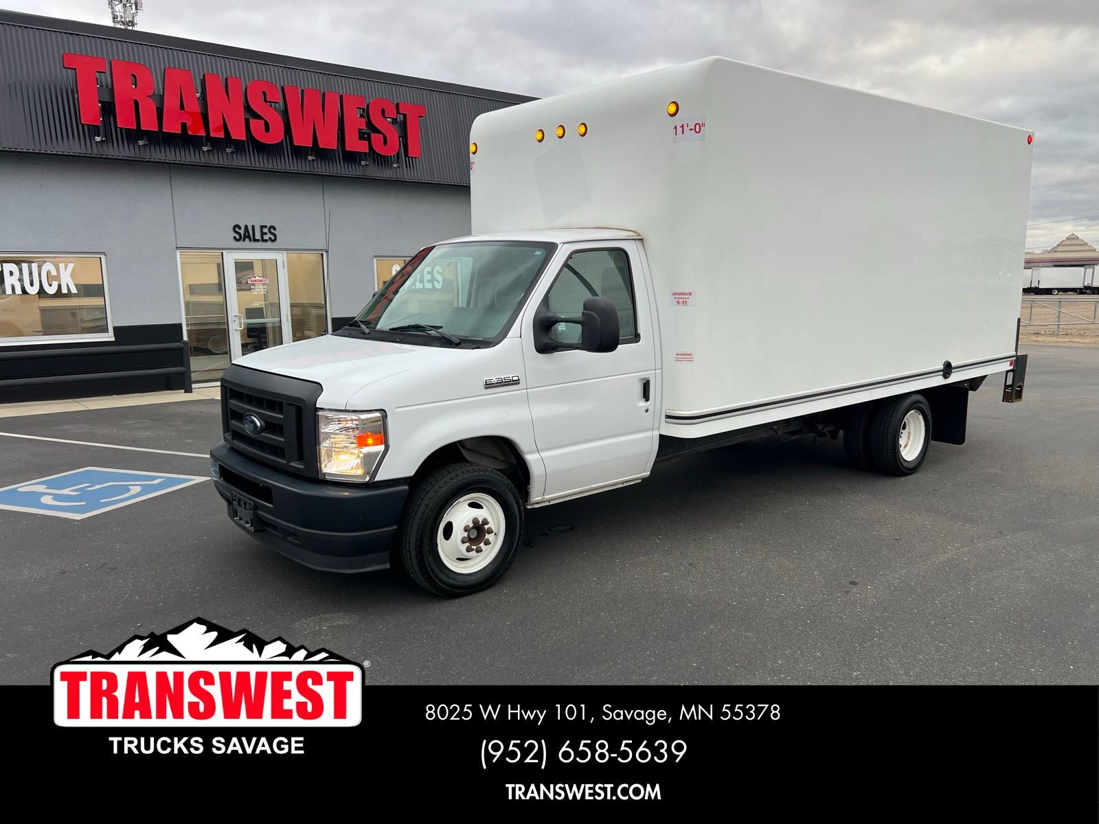 2022 Ford E-Series Chassis E-350 SD Cutaway SB RWD