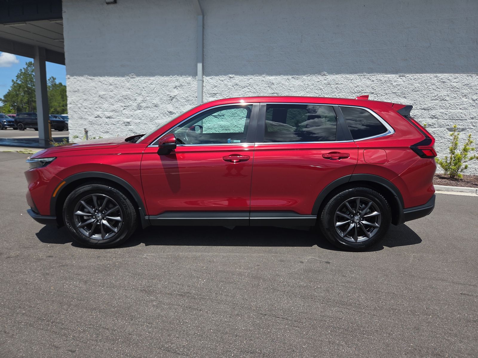 View vehicle photo 2