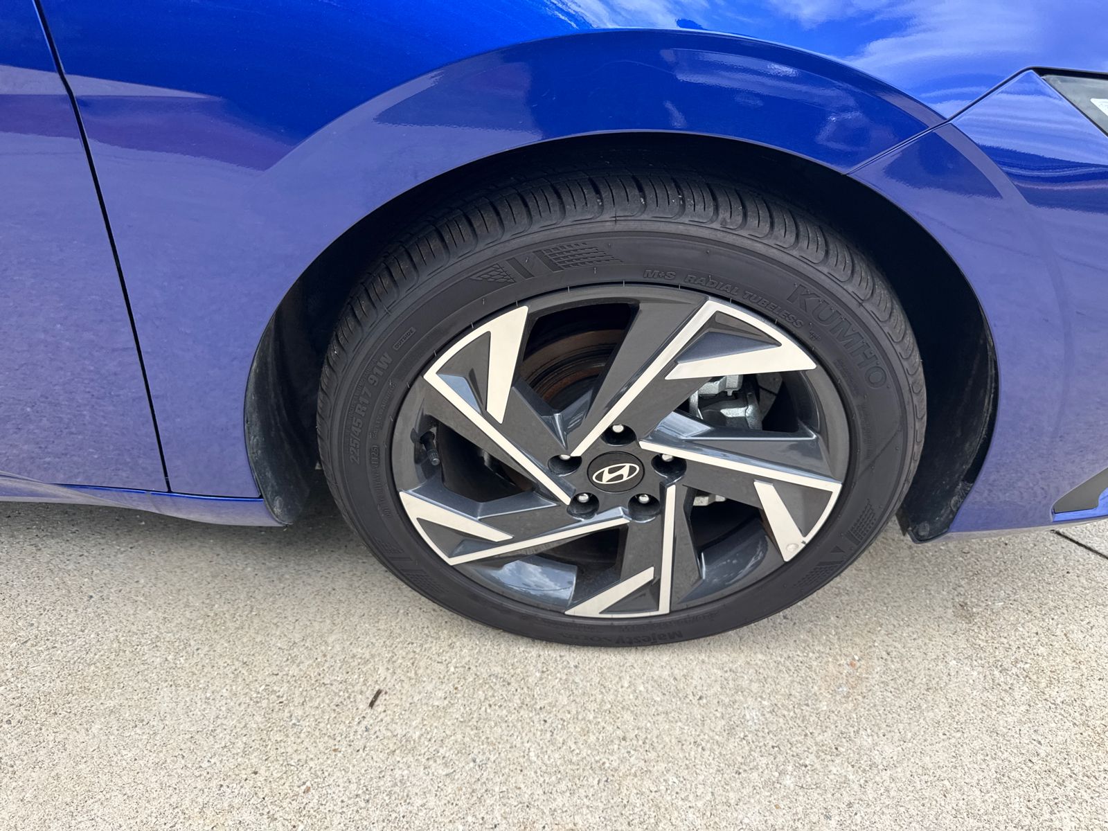 Certified Used 2025 Blue Hyundai SEL Sport image 12