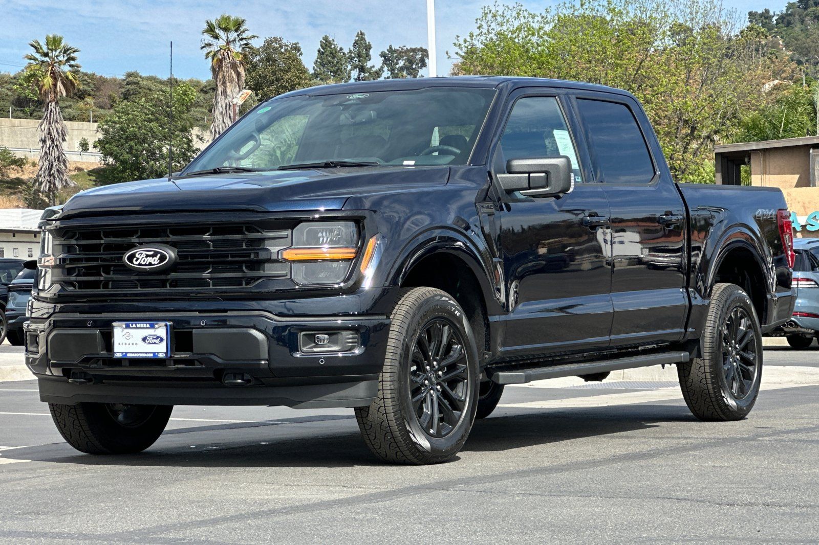 View vehicle photo 7