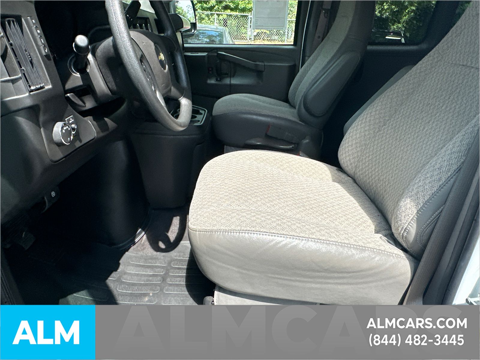 Used 2025 White Chevrolet LT image 10