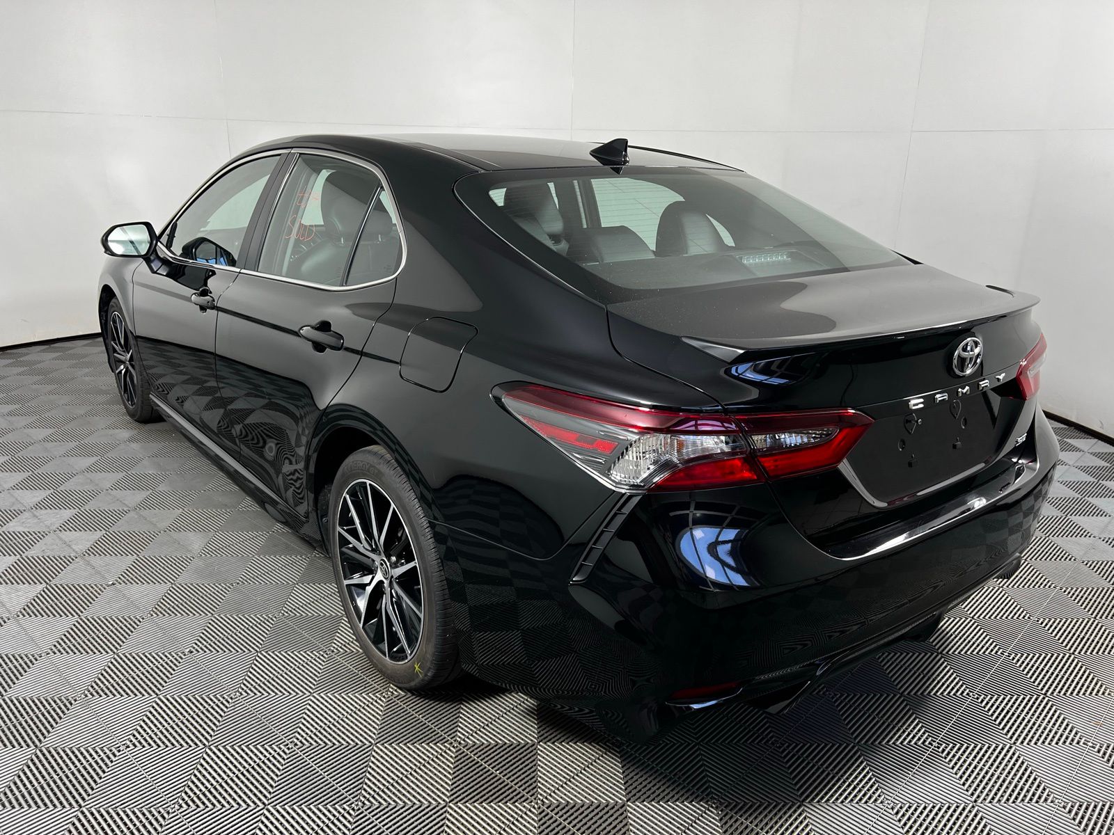 2024 Toyota Camry SE 7